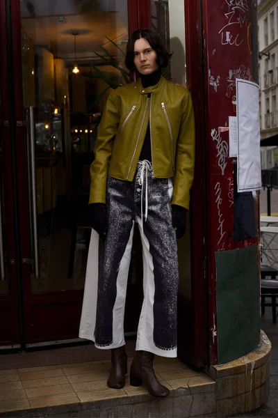 Look 10